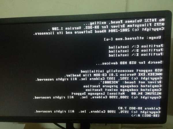 台式电脑显示器黑色英文，台式电脑开机屏幕显示黑屏英文字母