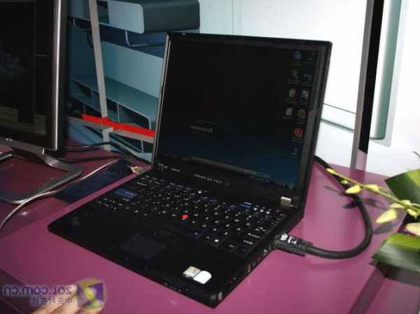 台式电脑可以链接thinkpad显示器吗，台式机可以连接笔记本屏幕吗?？