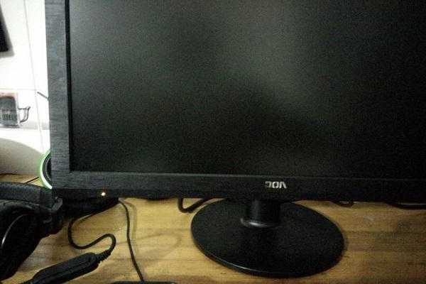 台式电脑显示器144hz，台式电脑显示器不亮是什么原因？