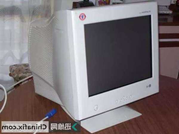 1997年的台式液晶显示器电脑，1999年显示器